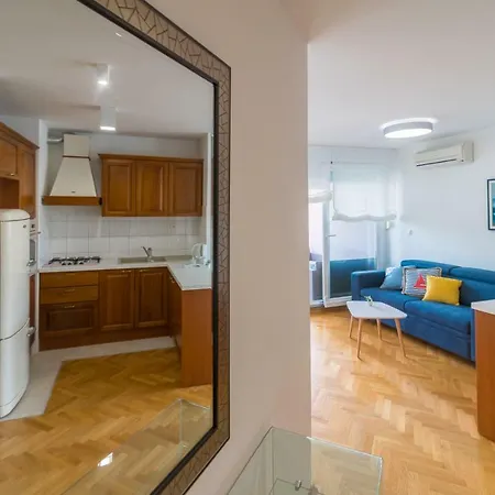 Anina Apartman *